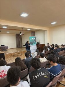 Read more about the article Օբյեկտիվիզմը դպրոցականների համար