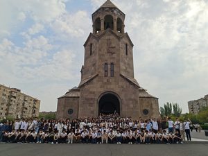 Read more about the article Գիտելիքի, լույսի ու նոր սկզբի տոնը մեր դպրոցում